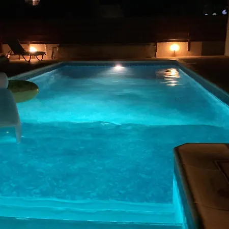 Quality Villa With Pool In Superb Location In Paphos Mandria  Zewnętrze zdjęcie