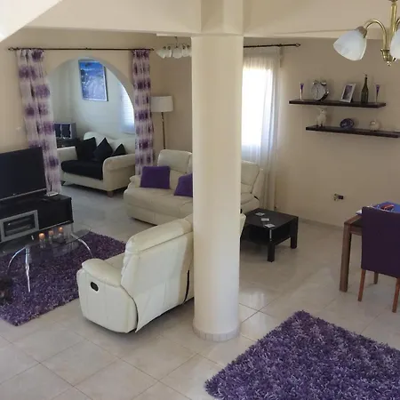 Quality Villa With Pool In Superb Location In Paphos Mandria  Zewnętrze zdjęcie