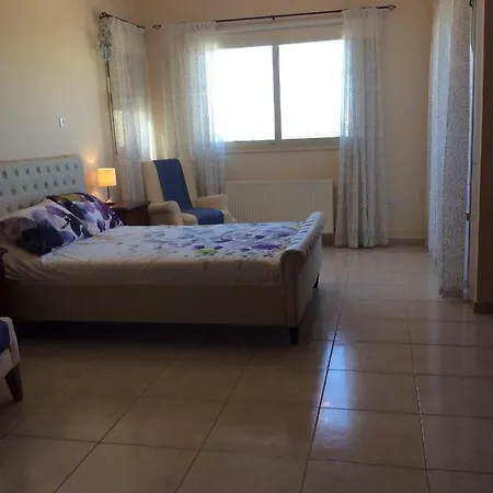 Quality Villa With Pool In Superb Location In Paphos Mandria  Zewnętrze zdjęcie
